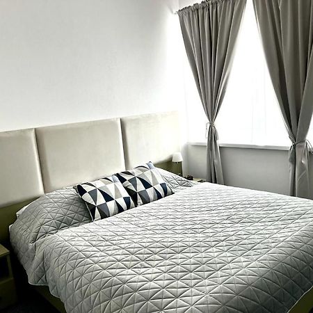 Liptovský Mikuláš Urban Green Apartment מראה חיצוני תמונה