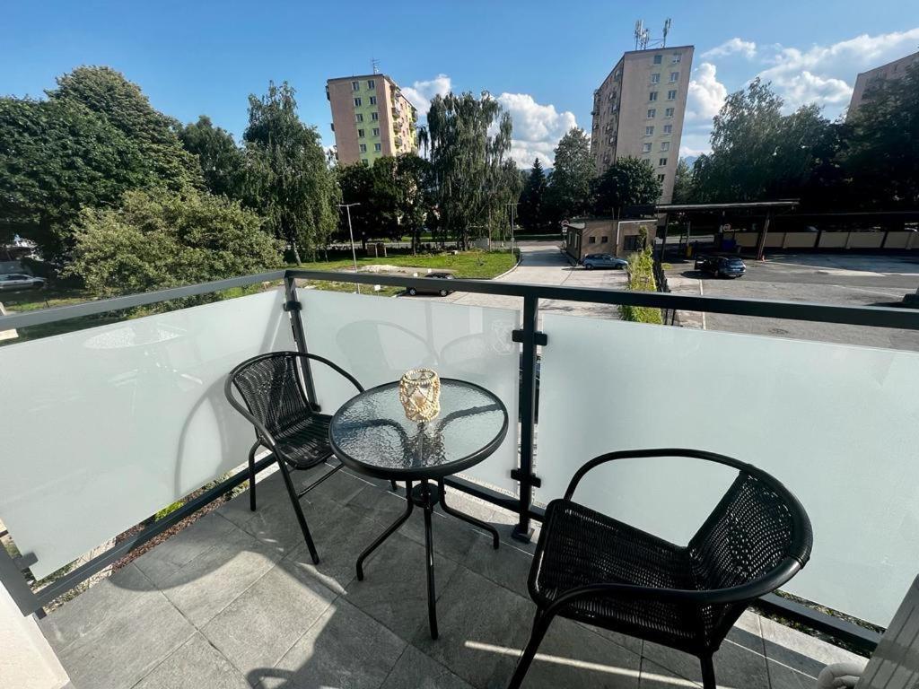 Liptovský Mikuláš Urban Green Apartment מראה חיצוני תמונה