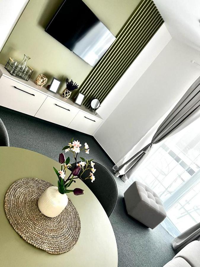 Liptovský Mikuláš Urban Green Apartment מראה חיצוני תמונה
